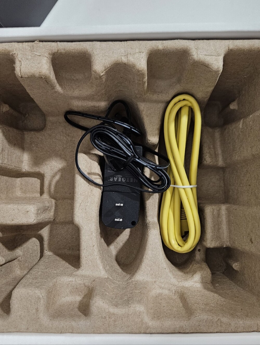 NETGEAR Nighthawk Multi-Gig Cable Modem (CM2000) - Compatible with All Cable co - Picture 4 of 7